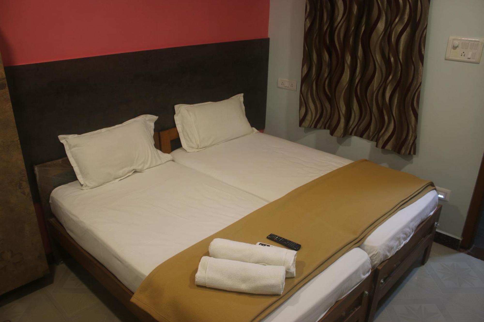 Hotel Sikara, Kumbakonam Esterno foto