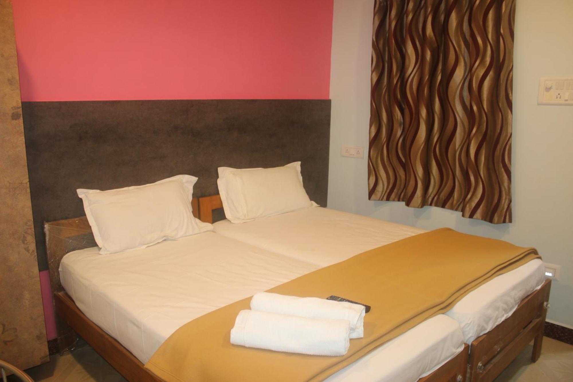 Hotel Sikara, Kumbakonam Esterno foto